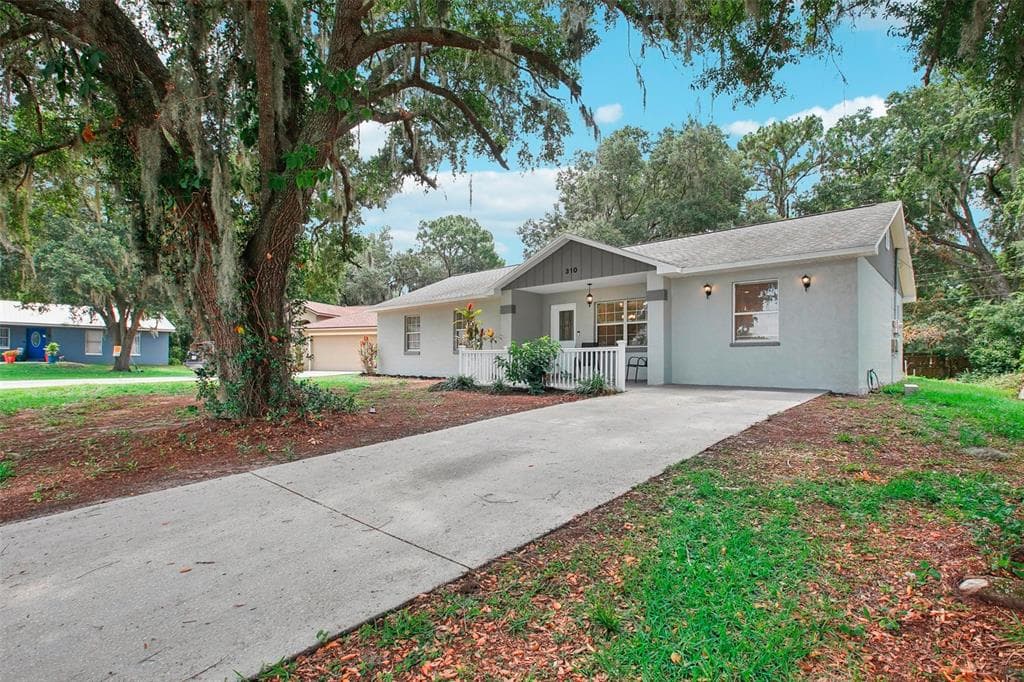 310 FOX LAKE DRIVE LAKELAND, FL 33809