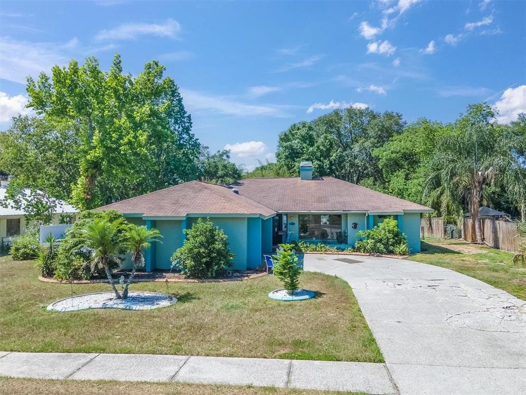 507 HICKORY LAKE DRIVE BRANDON, FL 33511