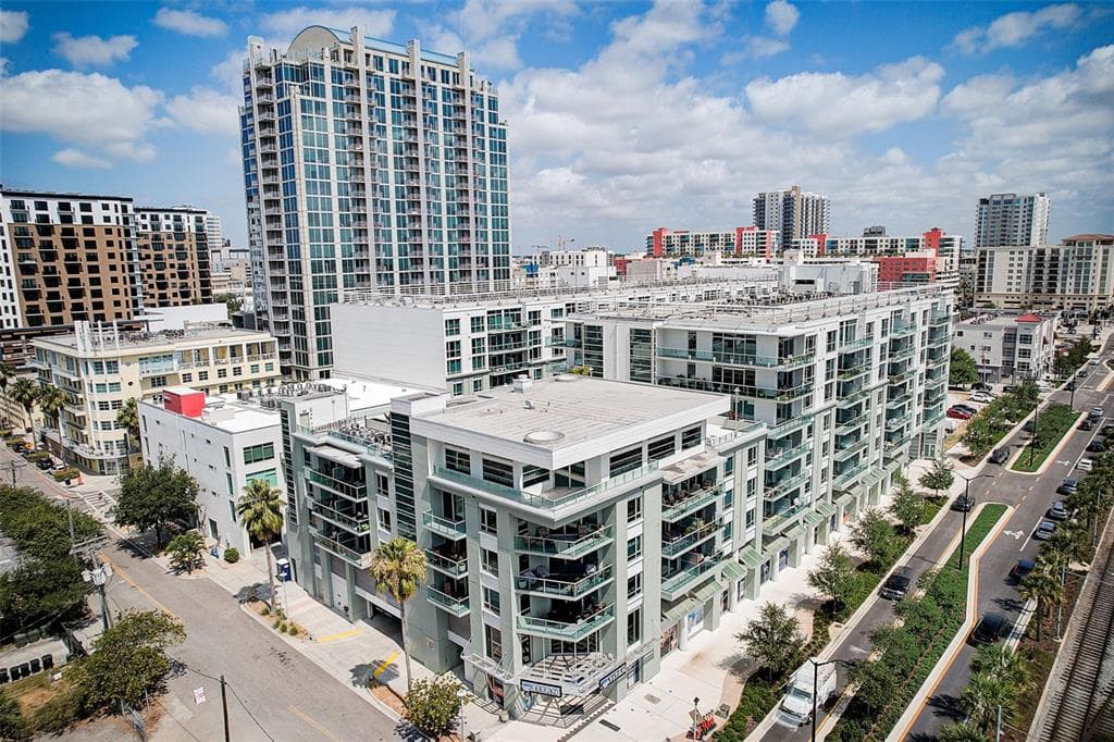 912 CHANNELSIDE DRIVE UNIT 2807 TAMPA, FL 33602