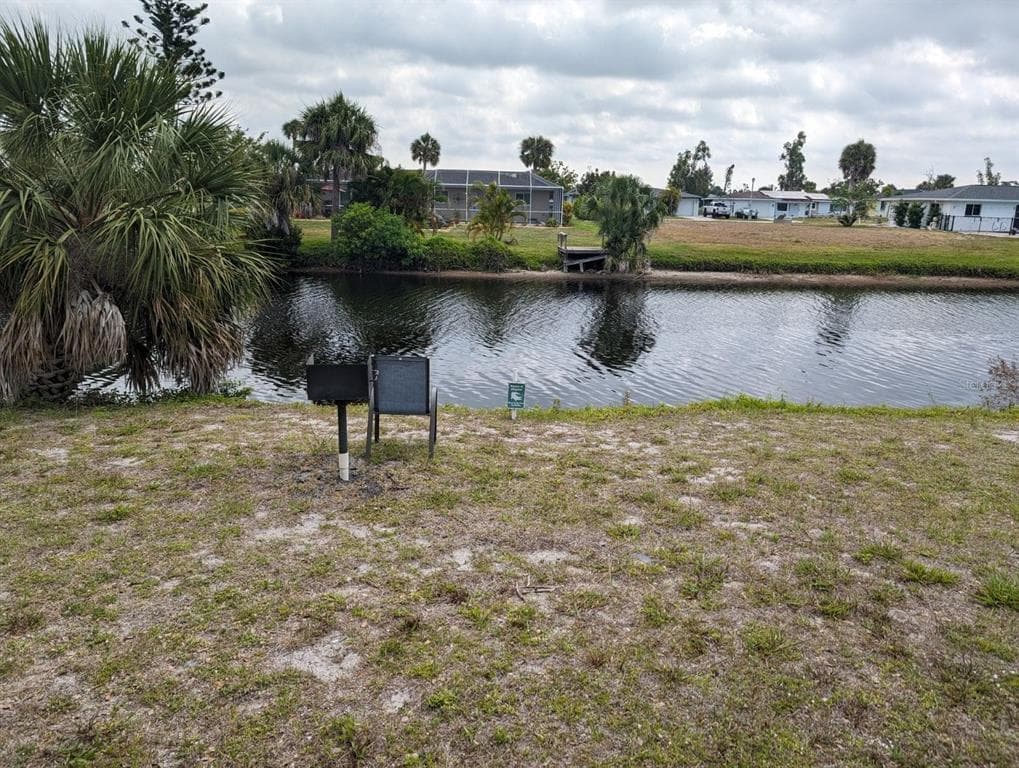 136 BOUNDARY BOULEVARD UNIT C ROTONDA WEST, FL 33947
