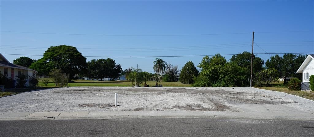 718 DESERT HILLS WAY SUN CITY CENTER, FL 33573