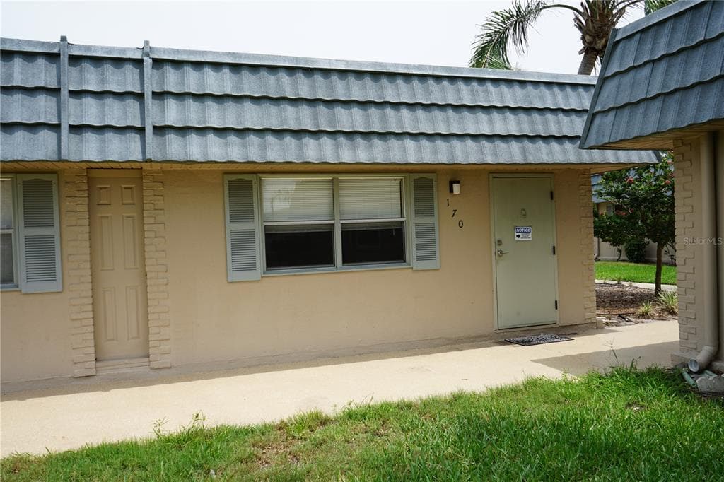 1802 BEDFORD TERRACE UNIT 170 SUN CITY CENTER, FL 33573