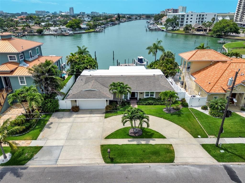 331 PALM ISLAND SE CLEARWATER BEACH, FL 33767