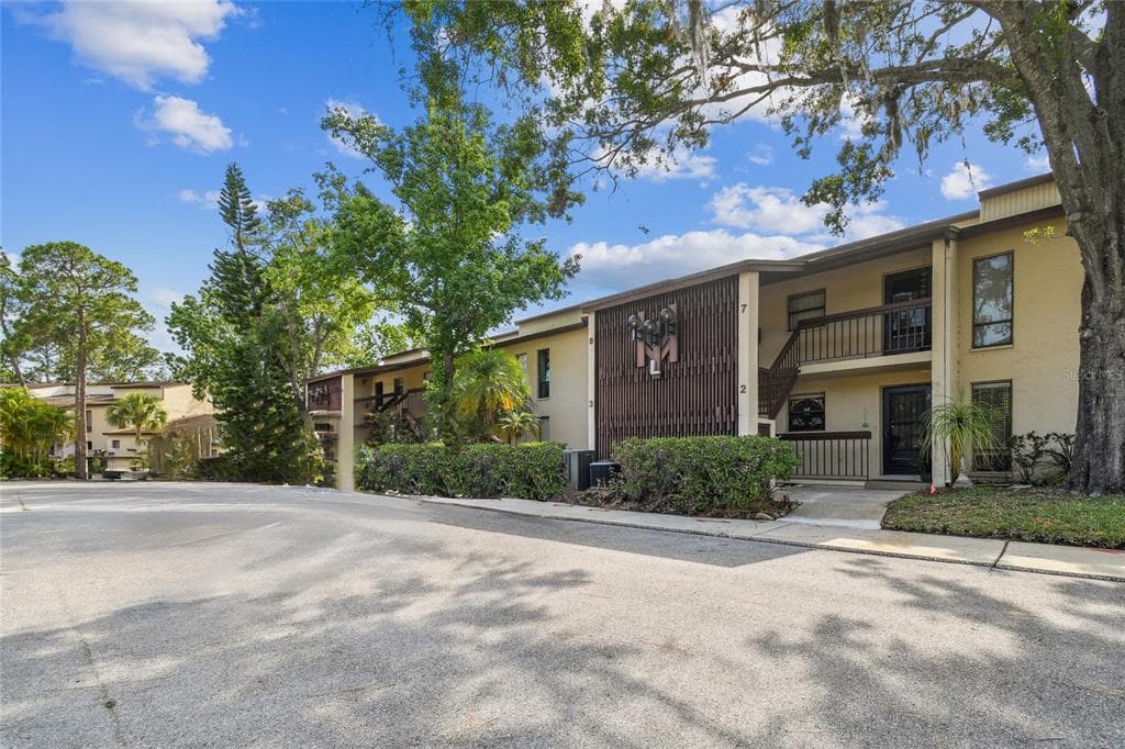 1200 TARPON WOODS BOULEVARD UNIT L8 PALM HARBOR, FL 34685