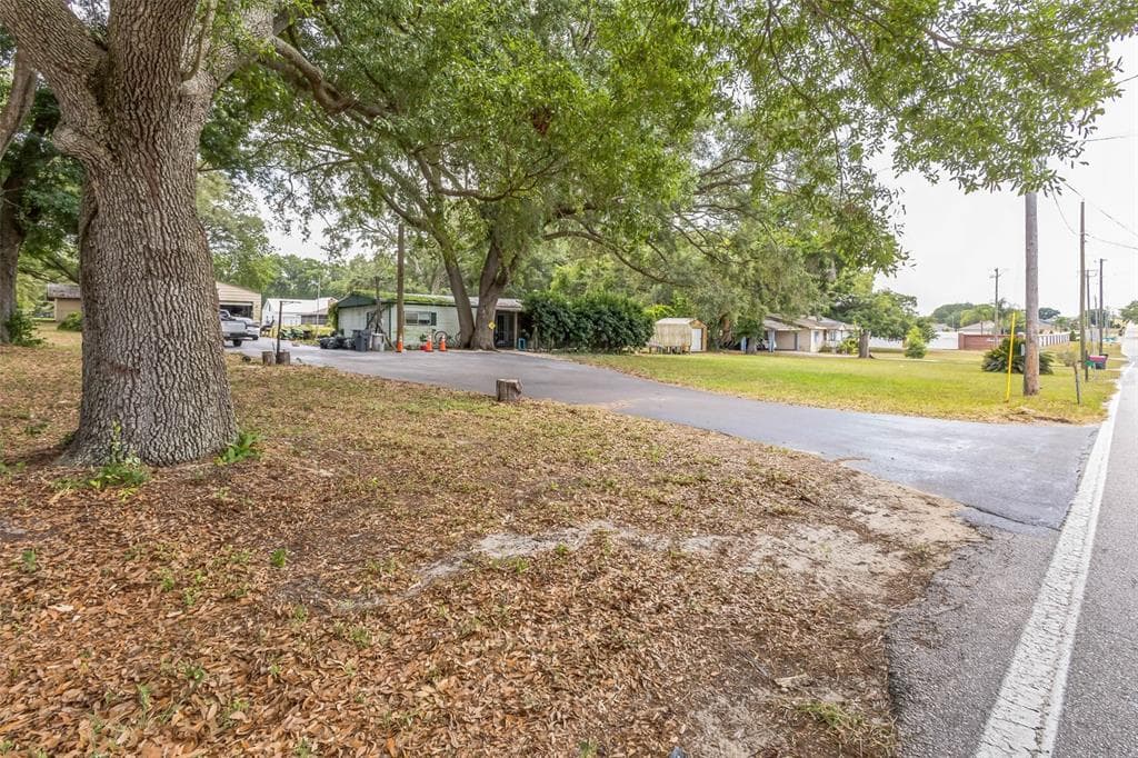 4111 CREWS LAKE DRIVE LAKELAND, FL 33813
