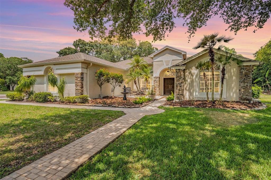 4081 CARLYLE LAKES BOULEVARD PALM HARBOR, FL 34685