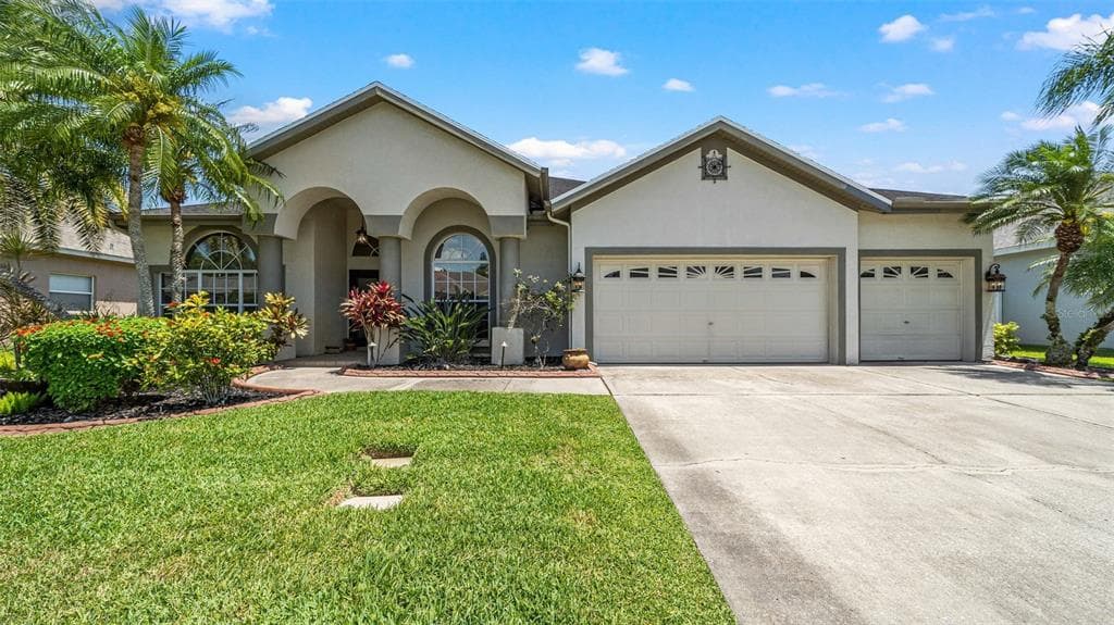 1418 DEERBOURNE DRIVE WESLEY CHAPEL, FL 33543