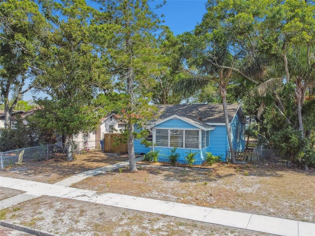4544 3RD AVENUE S ST PETERSBURG, FL 33711