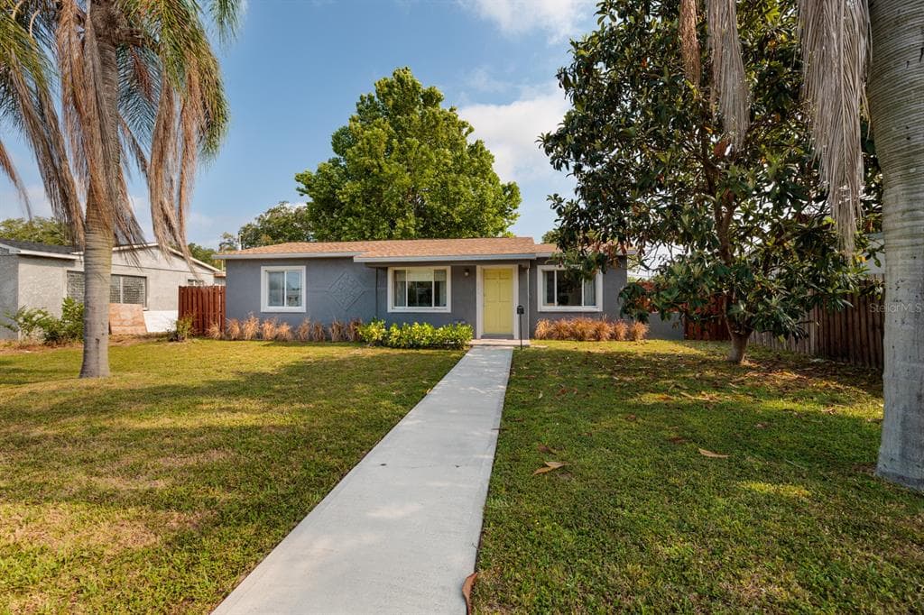 821 40TH AVENUE NE ST PETERSBURG, FL 33703