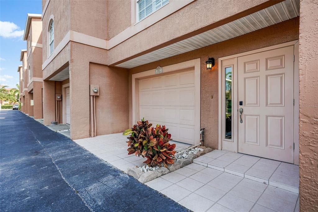 637 PINELLAS BAYWAY S UNIT 202 TIERRA VERDE, FL 33715