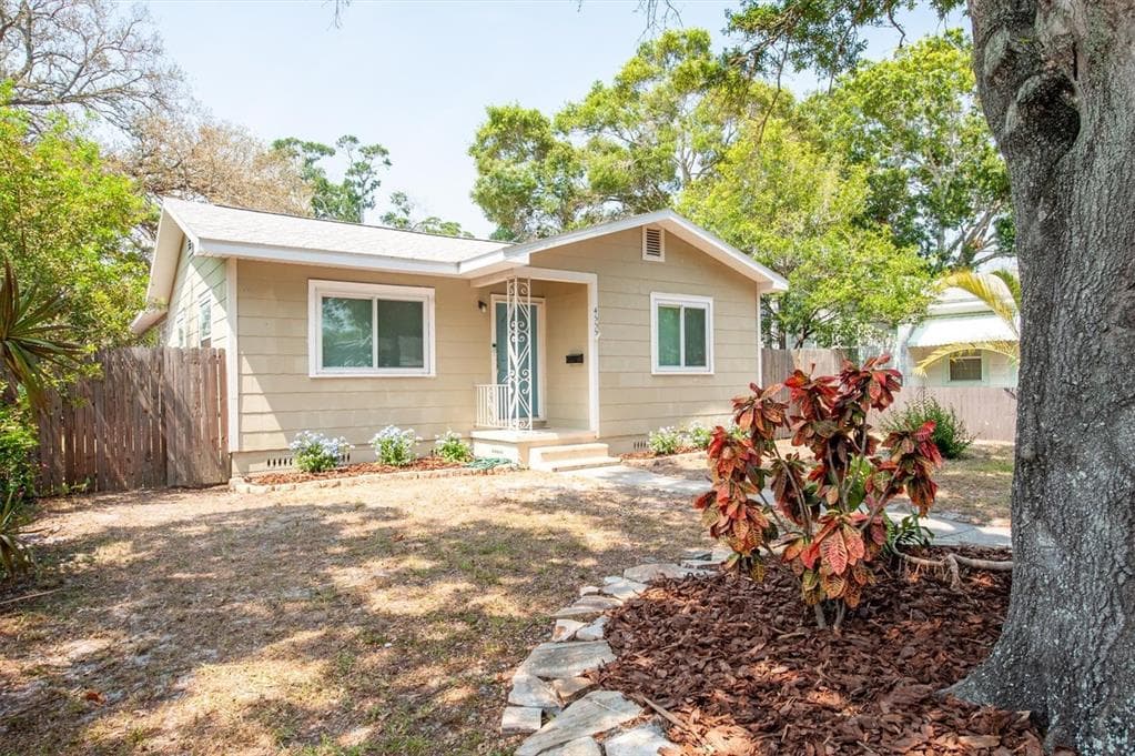 4555 4TH AVENUE S ST PETERSBURG, FL 33711