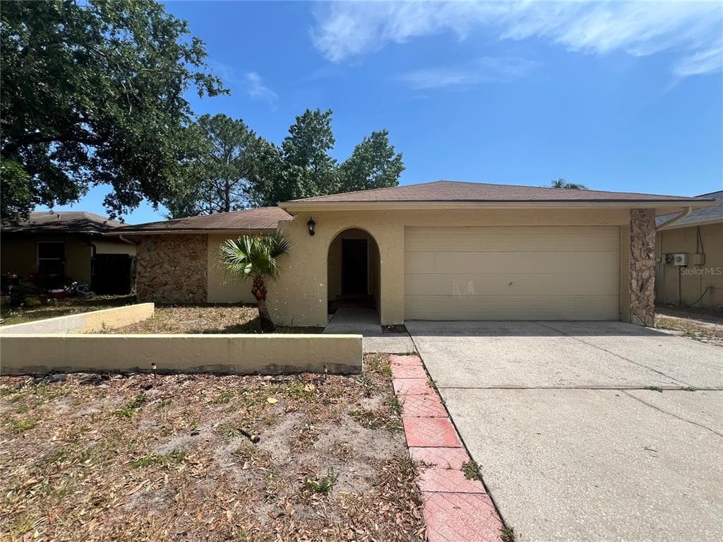 2602 SURREY DRIVE