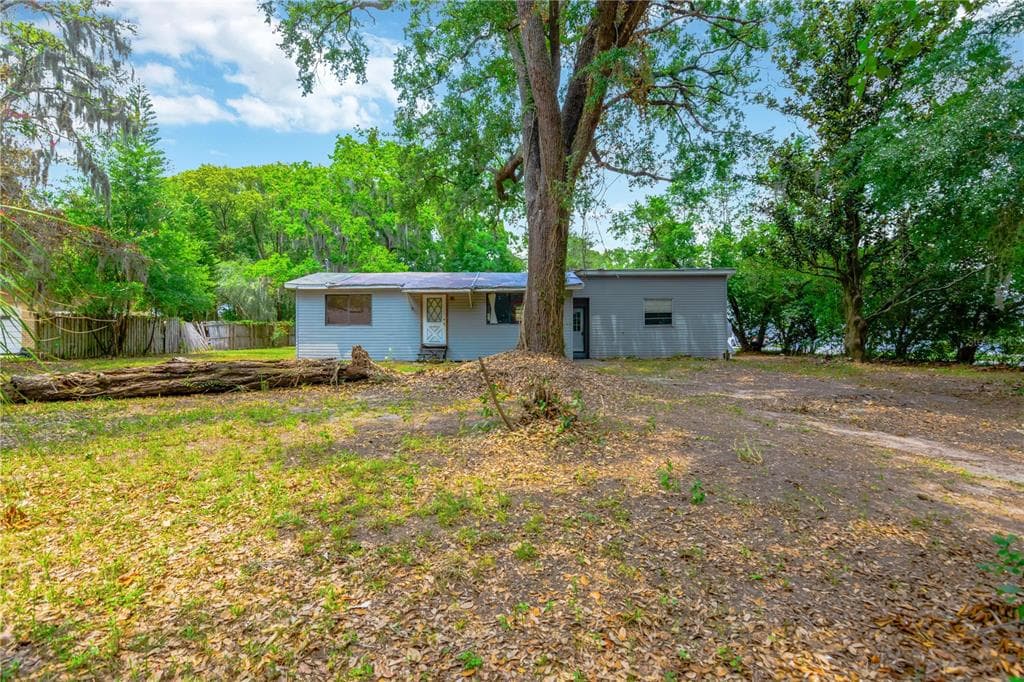 2004 LEE DRIVE VALRICO, FL 33594