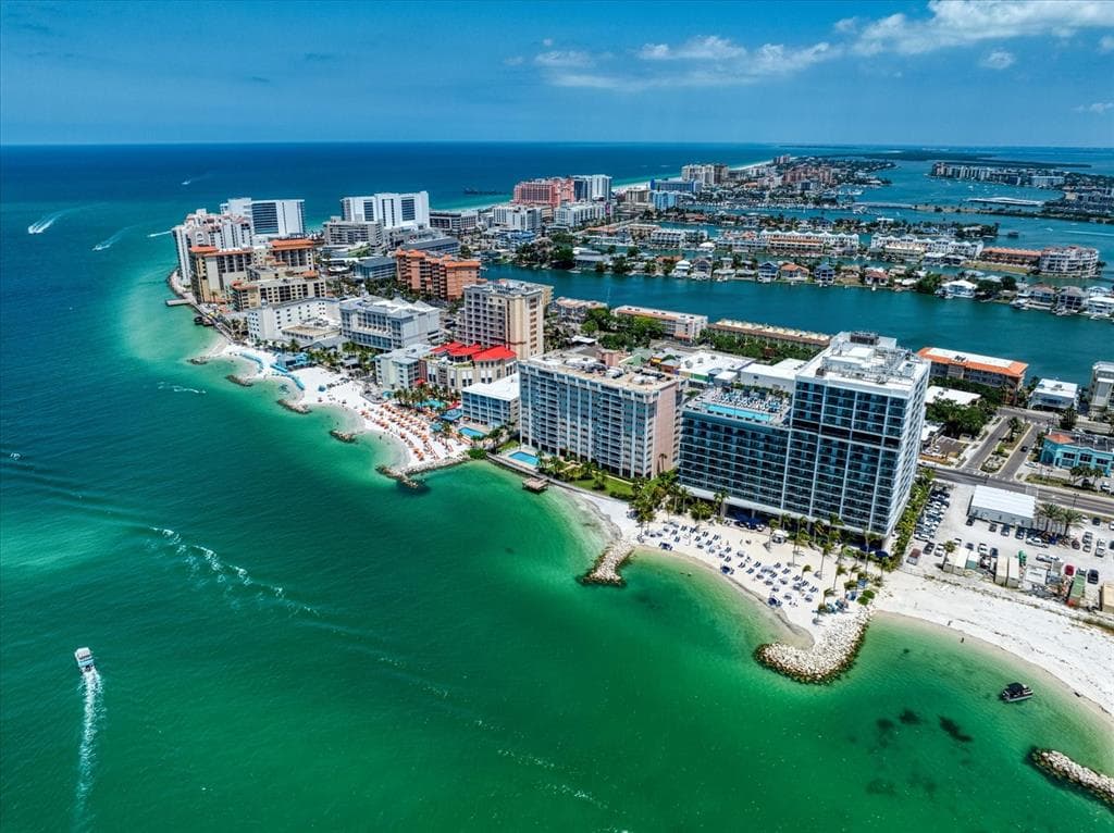 675 S GULFVIEW BOULEVARD UNIT 1104 CLEARWATER BEACH, FL 33767