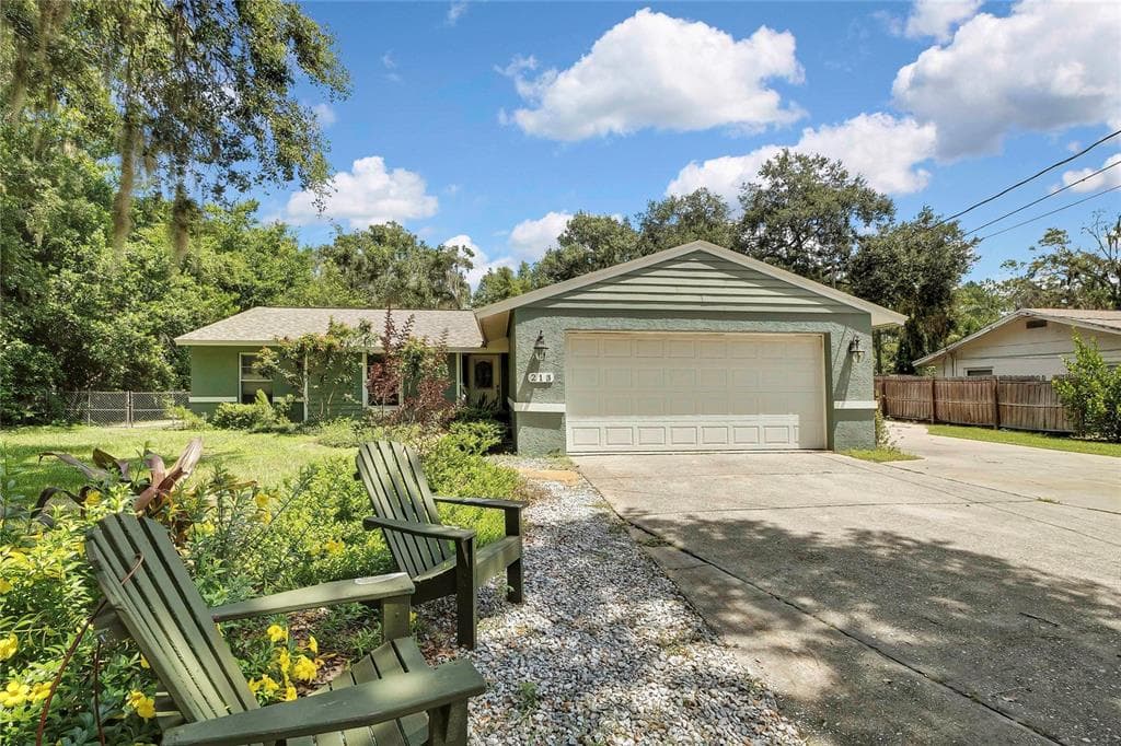 213 ORANGE DRIVE LUTZ, FL 33548