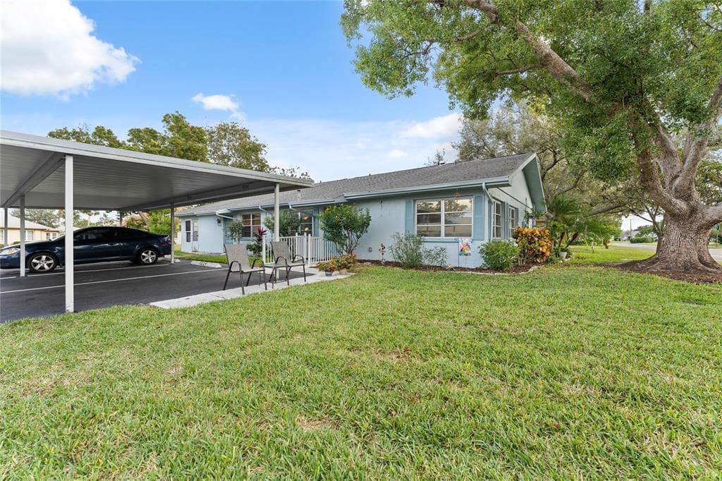 2224 GREENHAVEN DRIVE UNIT 381 SUN CITY CENTER, FL 33573