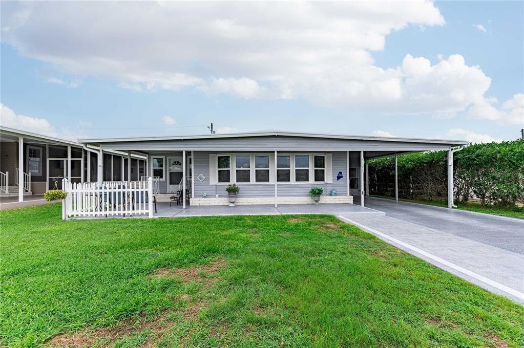 5325 BETTY STREET ZEPHYRHILLS, FL 33542