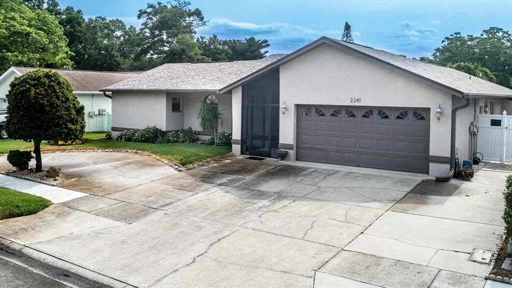 2241 CYPRESS POINT DRIVE E