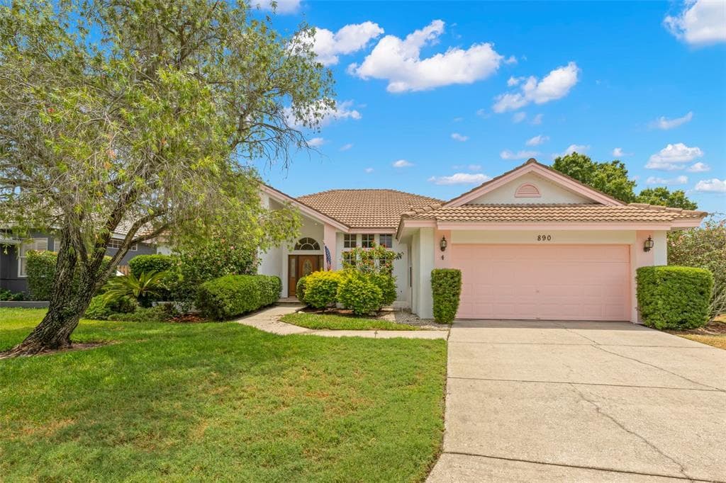 890 LIVE OAK AVENUE NE ST PETERSBURG, FL 33703