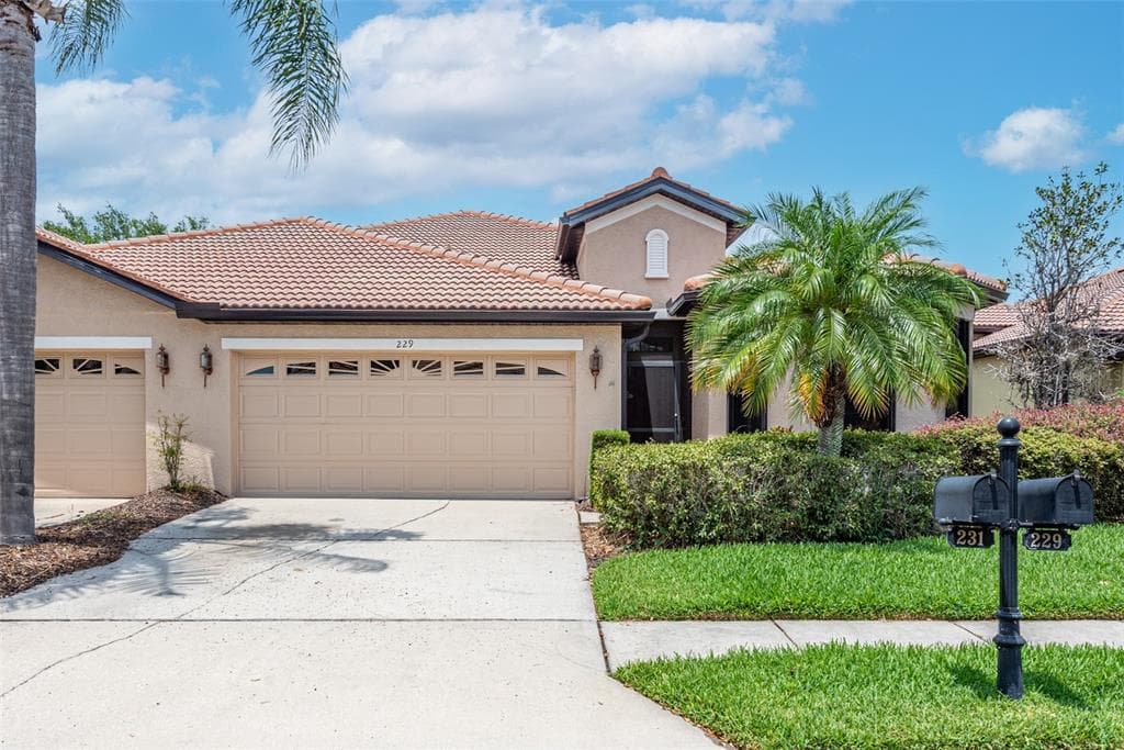 229 MYSTIC FALLS DRIVE APOLLO BEACH, FL 33572