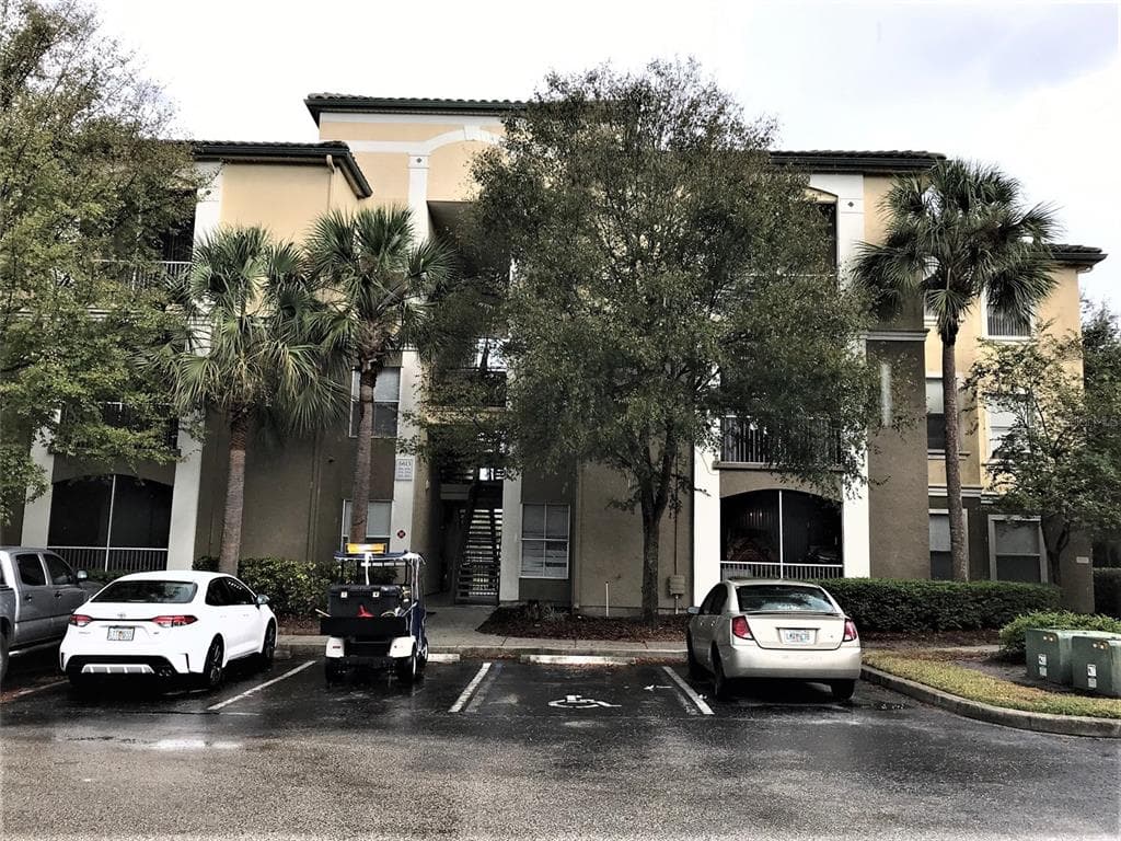 5613 LEGACY CRESCENT PLACE UNIT 302 RIVERVIEW, FL 33578