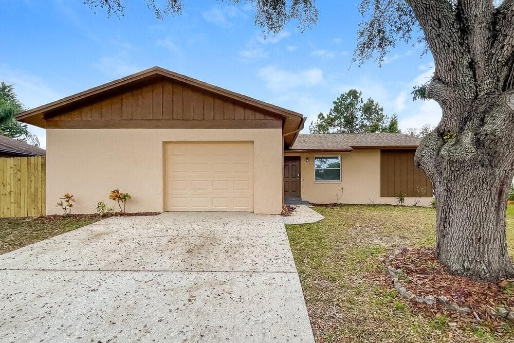 1307 CROSSBOW LANE TARPON SPRINGS, FL 34689