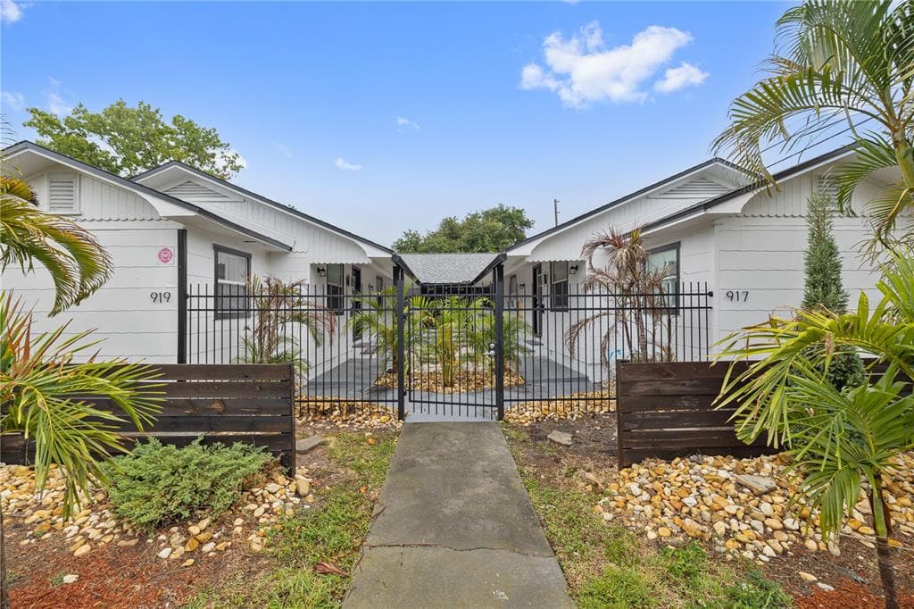 917 30TH AVENUE N UNIT 2 ST PETERSBURG, FL 33704