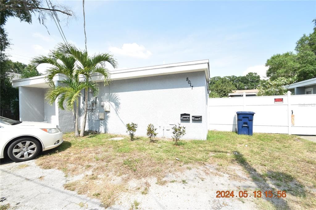 8017 N KLONDYKE STREET UNIT B TAMPA, FL 33604