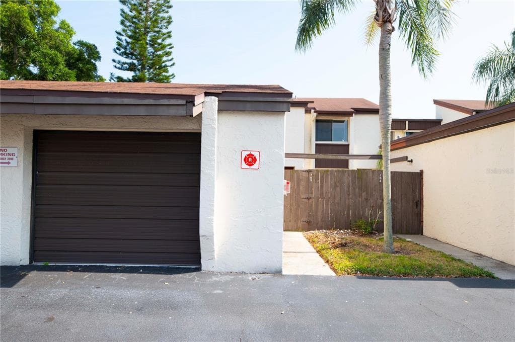 1881 N HERCULES AVENUE UNIT 705 CLEARWATER, FL 33765