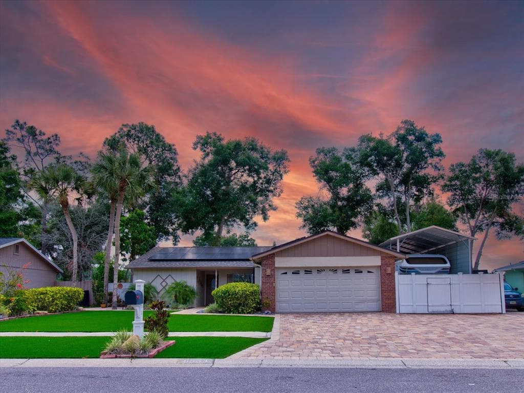 6533 SPANISH MOSS CIRCLE