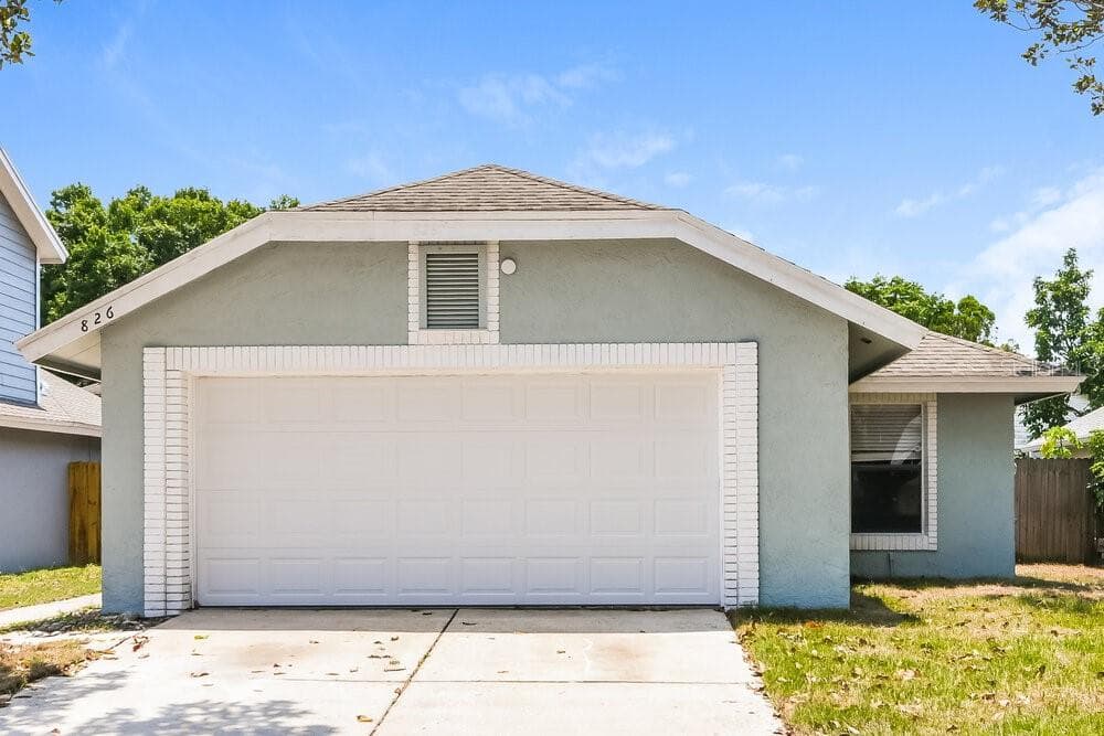 826 BATES COURT CASSELBERRY, FL 32707