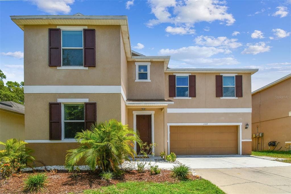 1319 CANYON OAKS DRIVE