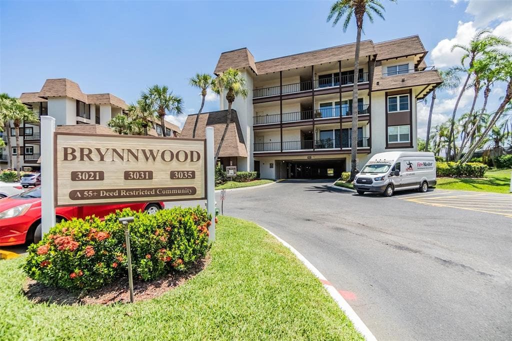 3021 COUNTRYSIDE BOULEVARD UNIT 23A CLEARWATER, FL 33761