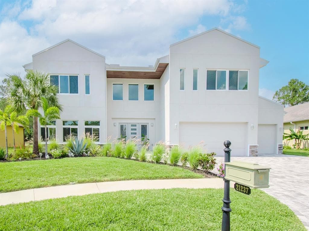 21237 QUIET HAVEN COURT LAND O LAKES, FL 34637