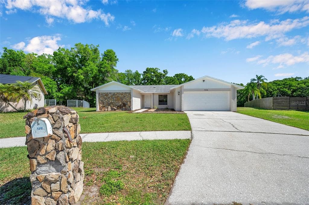 526 BRYAN VALLEY COURT BRANDON, FL 33511