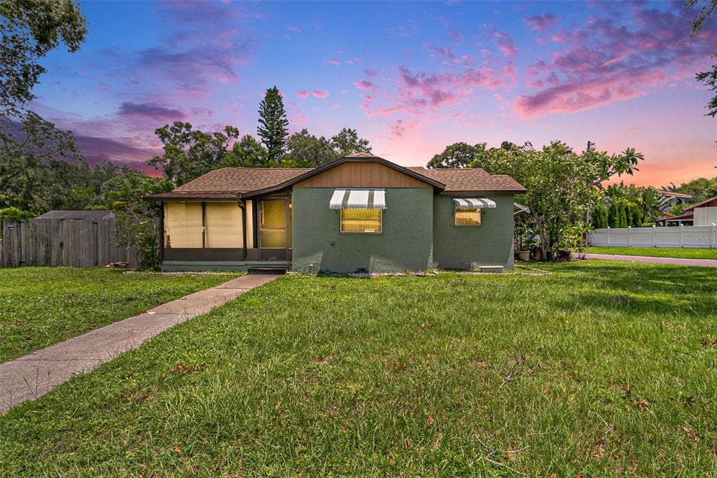 6401 HOBSON STREET NE ST PETERSBURG, FL 33702