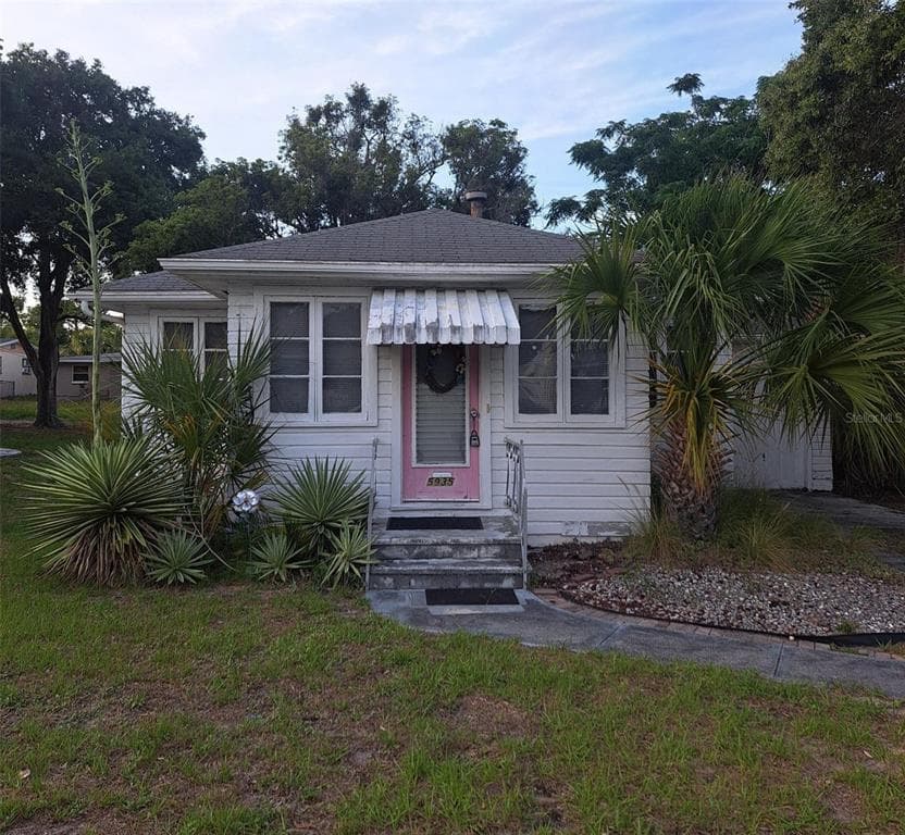 5935 CENTRAL AVENUE NEW PORT RICHEY, FL 34652