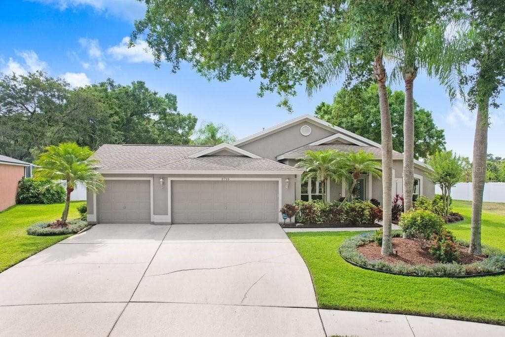 2715 VILLA DRIVE VALRICO, FL 33596