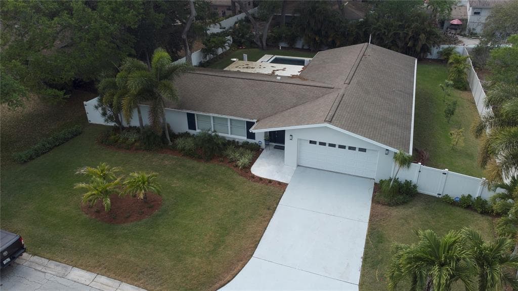 719 OAKRIDGE LANE