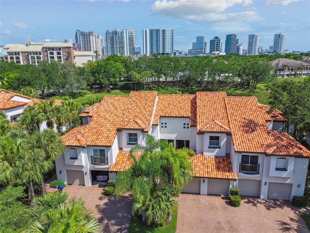 1149 SHIPWATCH CIRCLE TAMPA, FL 33602