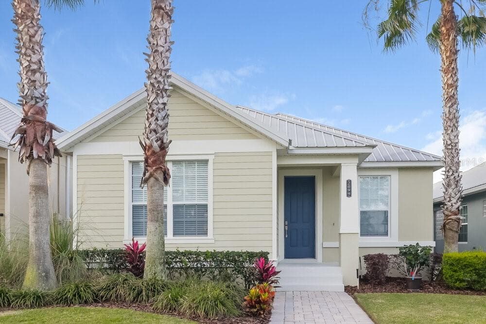 2099 APPALACHEE CIRCLE TAVARES, FL 32778