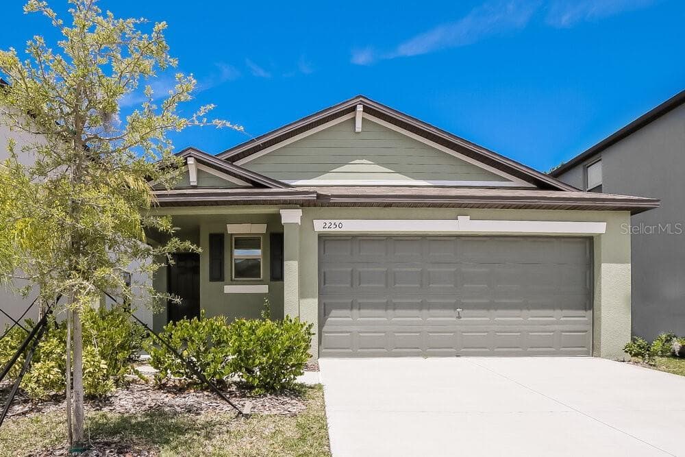 2250 JUNGLE DRIVE RUSKIN, FL 33570