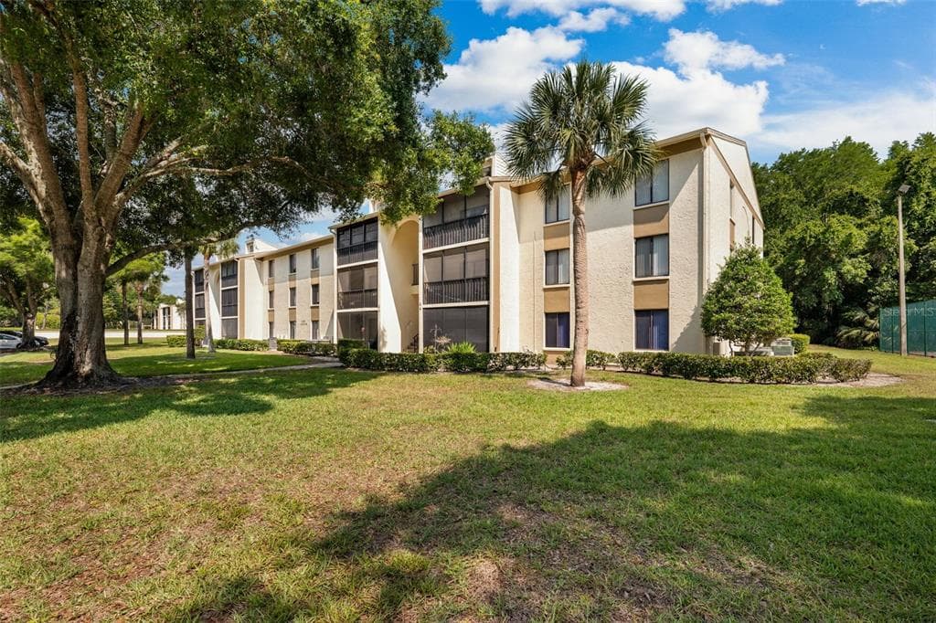 3188 LAKE PINE WAY S UNIT G3 TARPON SPRINGS, FL 34688