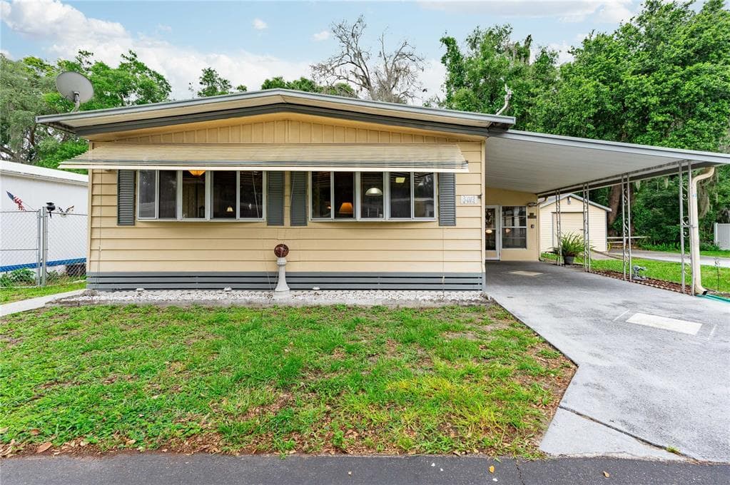 5013 SHIRLEY CIRCLE ZEPHYRHILLS, FL 33542