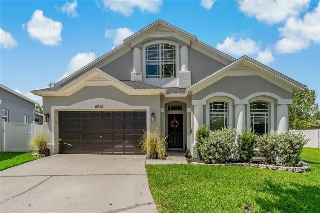 6928 BLUFF MEADOW COURT WESLEY CHAPEL, FL 33545