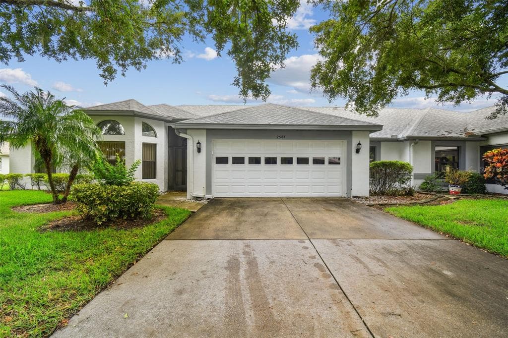 2523 LYNX ROAD SUN CITY CENTER, FL 33573