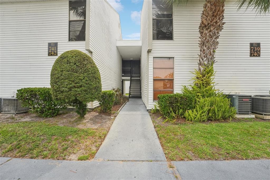 739 HAVEN PLACE UNIT 739 TARPON SPRINGS, FL 34689