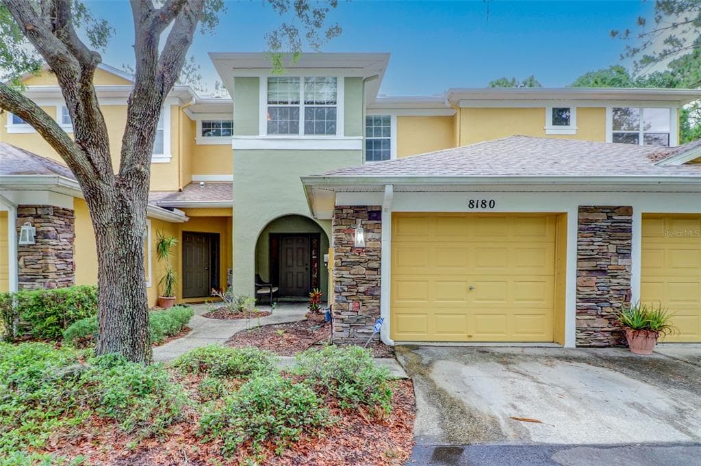 8180 STONE VIEW DRIVE TAMPA, FL 33647