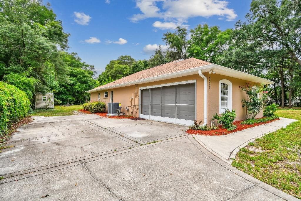 33943 E LAKE JOANNA DRIVE EUSTIS, FL 32736