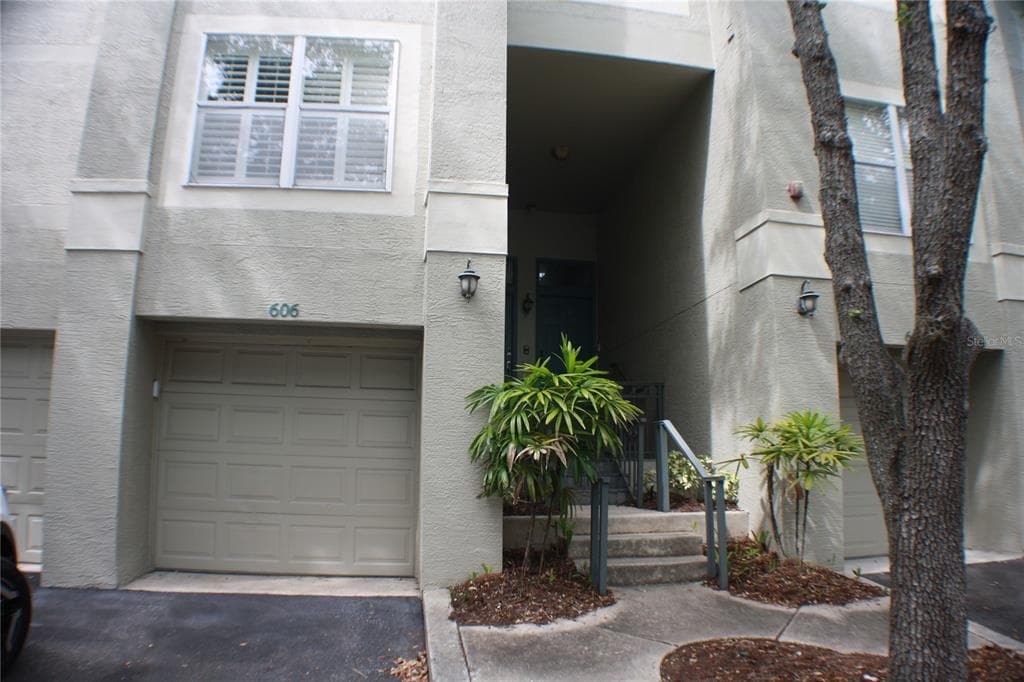 606 TROPICAL BREEZE WAY UNIT 606 TAMPA, FL 33602